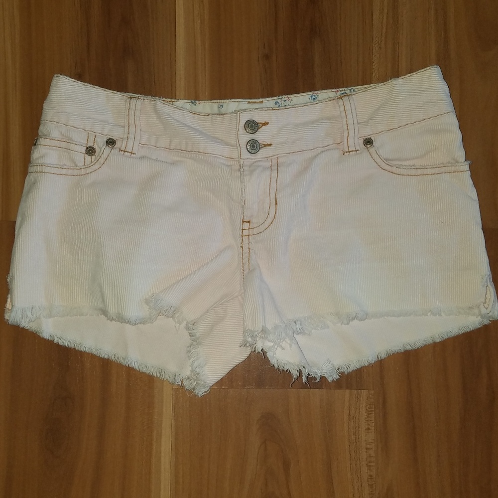 Abercrombie soft pink corduroy shorts